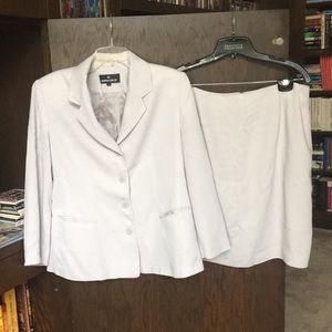 Donna Gray skirt suit light gray 10 great cut